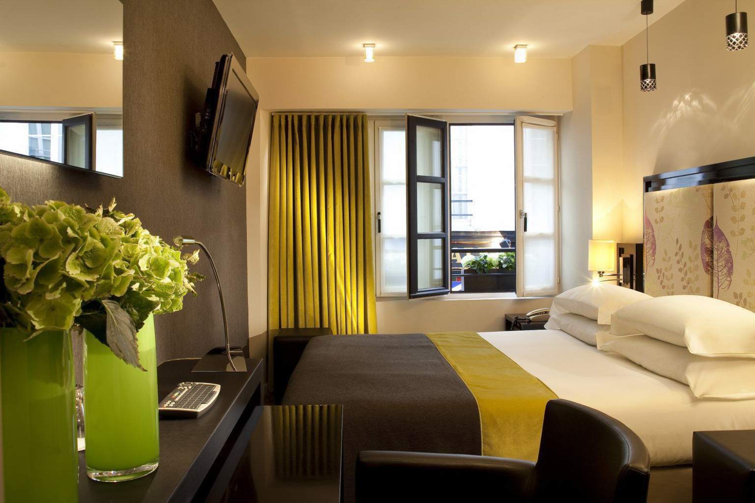 
                        Foto quarto duplo Hotel Caron Paris
                    